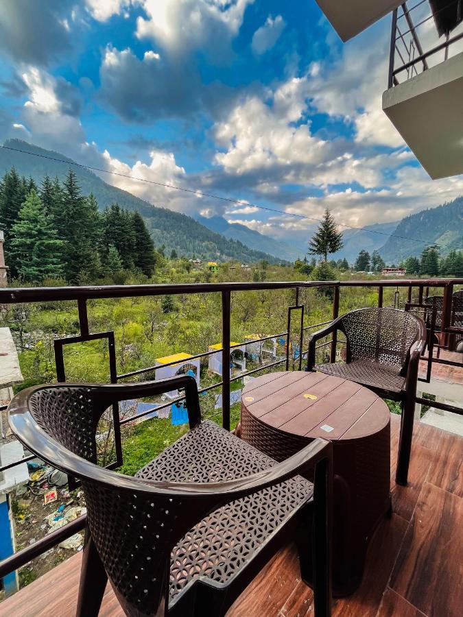 Apple Flower With Balcony And Mountain View Manāli エクステリア 写真