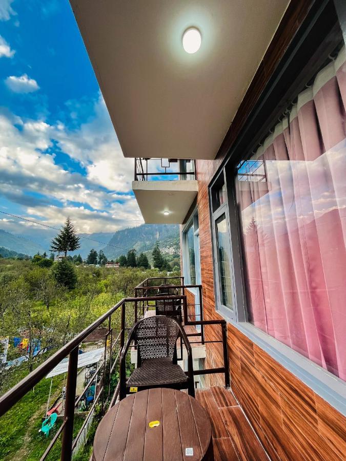 Apple Flower With Balcony And Mountain View Manāli エクステリア 写真